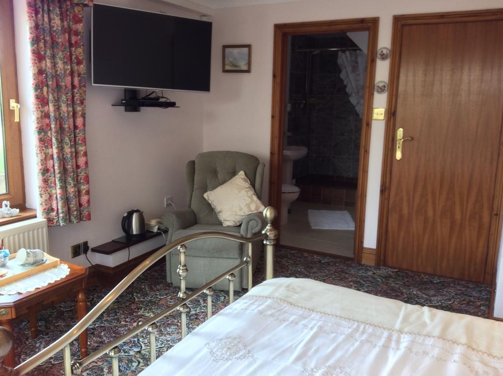 Готель Orchard Manor Probus Екстер'єр фото