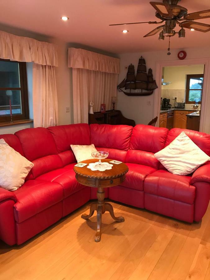 Готель Orchard Manor Probus Екстер'єр фото